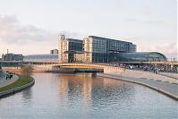 Dateiname=Berlin-Mitte-Moabit-Hauptbahnhof-20061225-32.jpg
Dateigröße=185KB
Abmessungen: 880x586
hinzugefügt am: 04. Januar 2016 Berlin-Mitte-Moabit-Hauptbahnhof-20061225-32.jpg