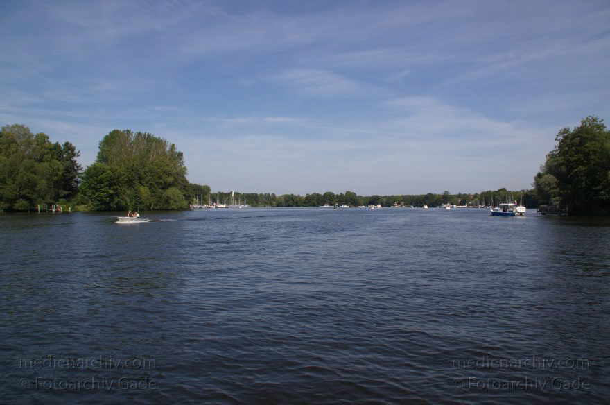 Berlin. Havel bei Spandau und dem Tegeler See. Obere Havel
18. 8. 2012. Berlin. Fluss Havel bei Spandau und dem Tegeler See. Obere Havel
Schlüsselwörter: Berlin;Deutschland;Fluss;Germany;Havel;Obere Havel;Spandau;2012;Tegel