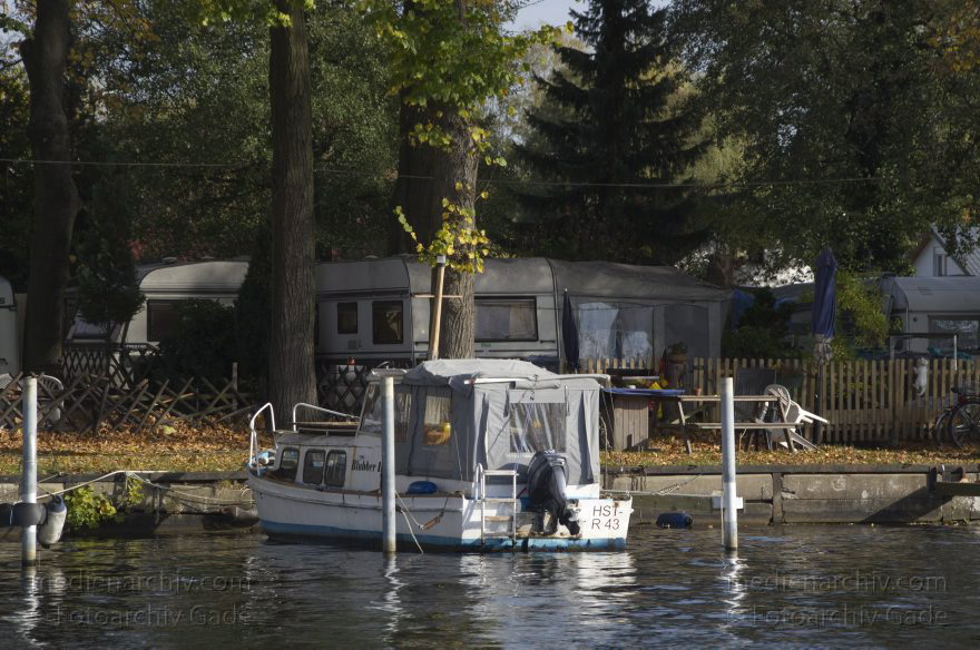 Berlin. Reinickendorf. Heiligendsee. Fluss Havel. Boote
19. 10. 2013. Berlin. Reinickendorf. Heiligendsee. Fluss Havel. Boote
Schlüsselwörter: Berlin;Boote;Fluss;Germany;Havel;Heiligensee;2013;Reinickendorf