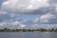 Dateiname=Berlin-Havel-Heiligensee-20121014-147.jpg
Dateigröße=119KB
Abmessungen: 880x584
hinzugefügt am: 04. Januar 2016 Berlin-Havel-Heiligensee-20121014-147.jpg