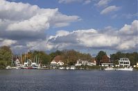 Dateiname=Berlin-Havel-Heiligensee-20121014-149.jpg
Dateigröße=162KB
Abmessungen: 880x584
hinzugefügt am: 04. Januar 2016 Berlin-Havel-Heiligensee-20121014-149.jpg