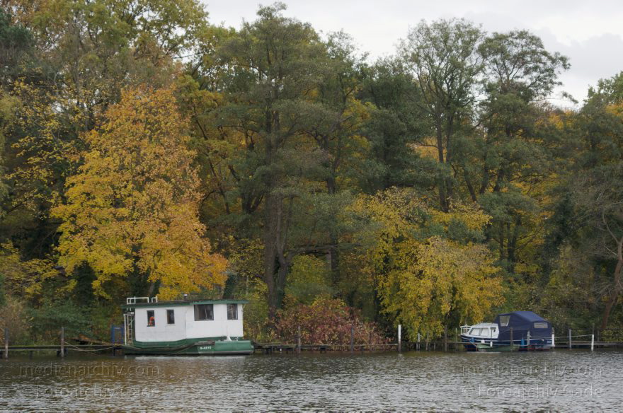 Berlin. Reinickendorf. Boote und herbstlich gefärbtes Laub an der Havel
20. 10. 2013. Berlin. Reinickendorf. Heiligensee. Fluss Havel. Boote und herbstlich gefärbtes Laub
Schlüsselwörter: Berlin;Boote;Fluss;Germany;Havel;Heiligensee;Herbst;2013;Reinickendorf