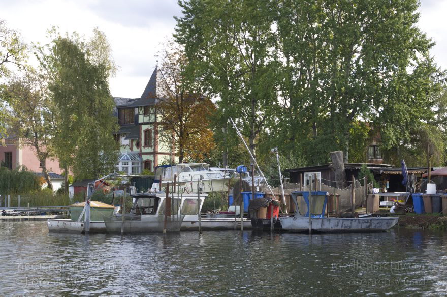 Berlin. Heiligensee. Havel Niederneuendorfer See. Fischer. Boote
14. 10. 2012. Berlin. Heiligensee. Obere Havel. Niederneuendorfer See. Fischer. Boote
Schlüsselwörter: Berlin;Boote;Deutschland;Fischer;Fluss;Germany;Havel;Heiligensee;Nieder-Neuendorfer See;Niederneuendorfer See;Obere Havel;2012;Reinickendorf