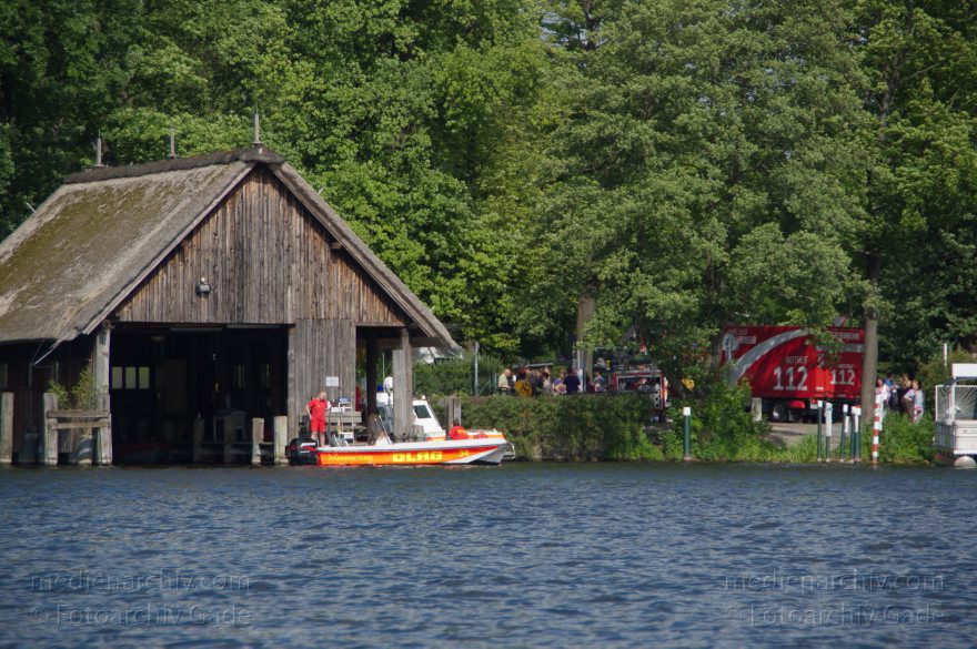 Berlin. Tegel. Havel. Bootshaus
9. 6. 2012. Berlin. Tegel. Fluss Havel. Bootshaus
Schlüsselwörter: Berlin;Boothaus;Bootshaus;Deutschland;Fluss;Germany;Havel;Reetdach;2012;Reinickendorf