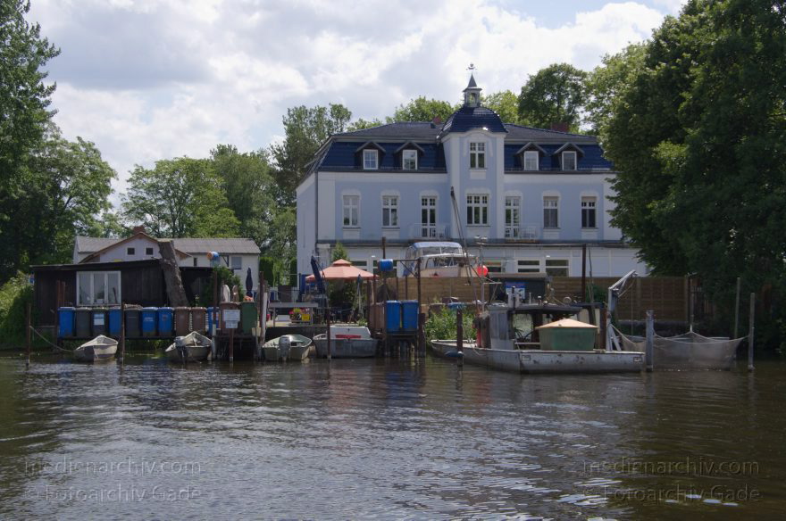 Berlin. Reinickendorf. Havel.
9. 6. 2012. Berlin. Reinickendorf. Fluss Havel.
Schlüsselwörter: Berlin;Deutschland;Fluss;Germany;Havel;Niederneuendorfer See;Niederneuendorfer-See;Obere Havel;Reinickendorf;2012;Tegel