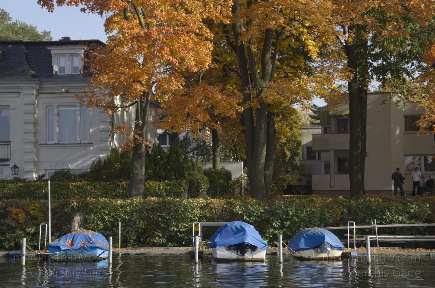 Berlin. Havel Herbstlaub
20. 10. 2012. Berlin. Obere Havel. Herbstlaub
Schlüsselwörter: Berlin;Boote;Deutschland;Fluss;Germany;Havel;Herbstlaub;Liegeplatz;Obere Havel;2012;Reinickendorf