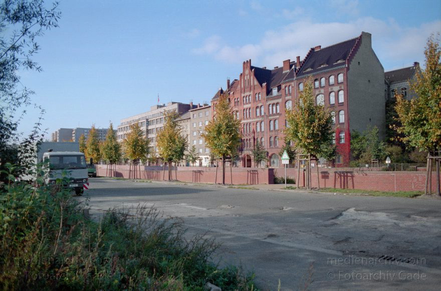 Berlin. Kreuzberg. Bethaniendamm
16. 10. 1994. Berlin. Kreuzberg. Bethaniendamm
Schlüsselwörter: Berlin;Bethaniendamm;Deutschland;Germany;1994;Kreuzberg