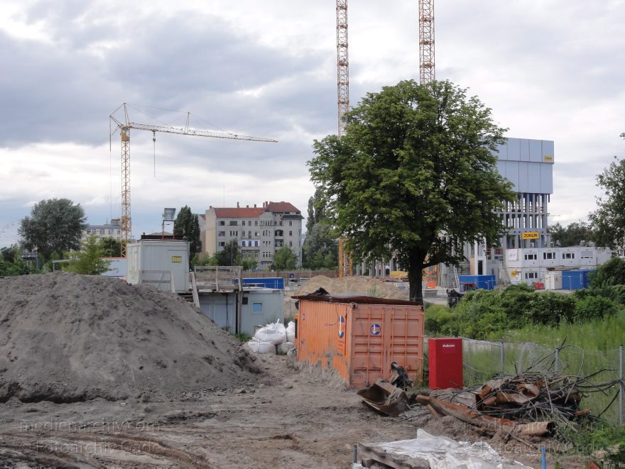 Berlin. Moabit. Baustelle zwischen Minna-Cauer-Straße und Heidestraße
24. 7. 2011. Berlin. Mitte. Moabit. Baustelle zwischen Minna-Cauer-Straße und Heidestraße
Schlüsselwörter: Baustelle;Berlin;Deutschland;Germany;Heidestraße;Minna-Cauer-straße;Mitte;Moabit;2011;Tiergarten