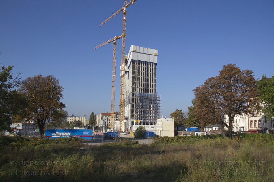 Berlin. Moabit. Baustelle eines Hochhauses zwischen Heidestraße und Minna-Cauer-Straße
23. 10. 2011. Berlin. Mitte. Moabit. Baustelle eines Hochhauses zwischen Heidestraße und Minna-Cauer-Straße
Schlüsselwörter: Baustelle;Berlin;Binnenschiffe;Deutschland;Germany;Heidestraße;Hugo-Preuß-Brücke;Minna-Cauer-straße;Mitte;Moabit;Spree;2011;Tiergarten
