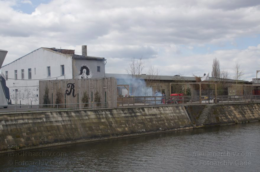 Berlin. Moabit. Heidestraße. Hohenzollernkanal. Feuer Grill beim Strandbad Ressort
9. 4. 2012. Berlin. Mitte. Moabit. Heidestraße. Hohenzollernkanal. Feuer Grill beim Strandbad Ressort
Schlüsselwörter: Berlin;Deutschland;Feuer;Germany;Heidestraße;Mitte;Moabit;Ressort;2012;Tiergarten