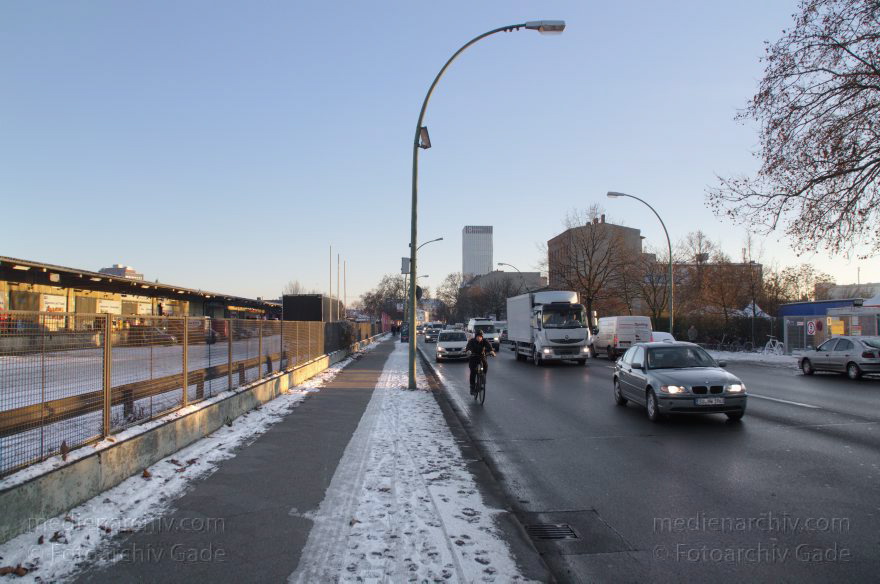 Berlin. Moabit. Heidestraße
7. 12. 2012. Berlin. Mitte. Moabit. Heidestraße
Schlüsselwörter: Berlin;Deutschland;Germany;Heidestraße;Mitte;Moabit;2012;Tiergarten