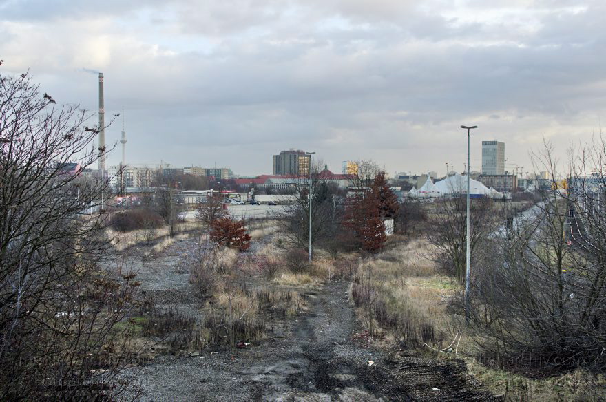 Berlin. Mitte. Moabit. Heidestraße. Baugebiet Europacity. Blick von der Perleberger Brücke. Eisenbahnschienen. Gleise
27. 12. 2012. Berlin. Mitte. Moabit. Heidestraße. Baugebiet Europacity. Blick von der Perleberger Brücke
Schlüsselwörter: Berlin;Deutschland;Germany;Heidestraße;Mitte;Moabit;Perleberger Brücke;2012;Tiergarten