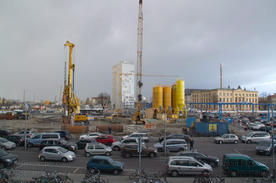 Berlin. Moabit. Europacity. Heidestraße. Baustelle vor dem Hauptbahnhof
30. 12. 2012. Berlin. Mitte. Moabit. Europacity. Heidestraße. Baustelle vor dem Hauptbahnhof
Schlüsselwörter: Baustelle;Berlin;Deutschland;Europacity;Germany;Mitte;Moabit;Tiergarten;2012;Total Hochhaus