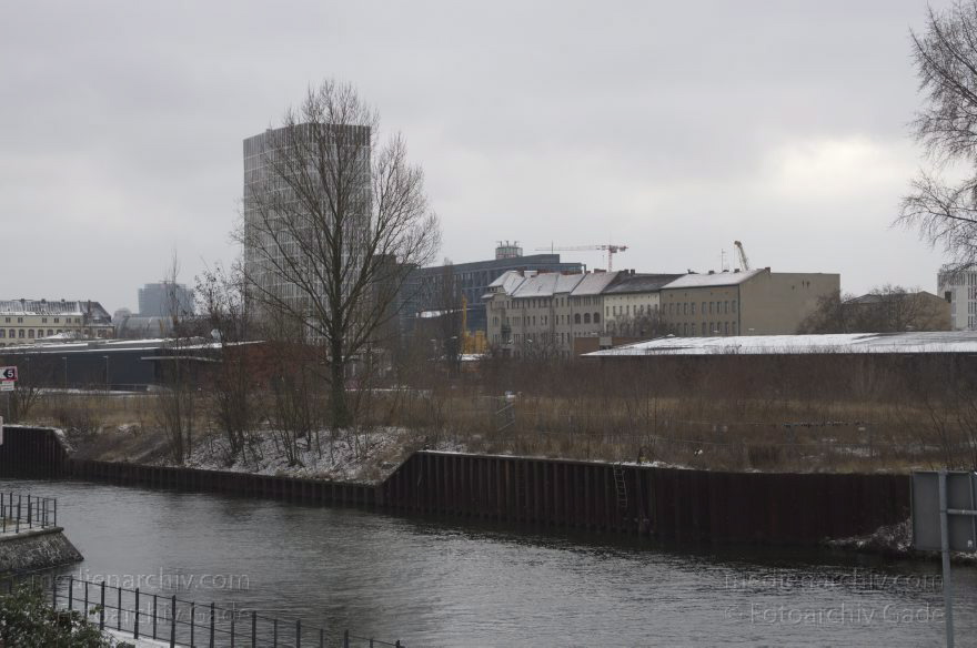 Berlin. Moabit. Heidestraße. Baugebiet Europacity. Total Hochhaus Berliner-Spandauer-Schifffahrtskanal
12. 1. 2013. Berlin. Mitte. Moabit. Heidestraße. Baugebiet Europacity. Total Hochhaus. Berlin-Spandauer Schifffahrtskanal
Schlüsselwörter: Berlin;Deutschland;Germany;Heidestraße;Mitte;Moabit;2013;Tiergarten