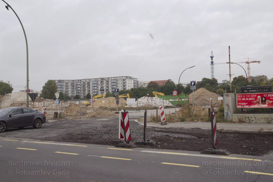 Berlin. Moabit. Heidestraße. Baustelle
6. 10. 2013. Berlin. Mitte. Moabit. Heidestraße. Baustelle
Schlüsselwörter: Baustelle;Berlin;Germany;Heidestraße;Mitte;2013;Moabit