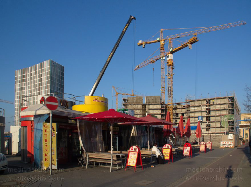 Berlin. Moabit. Heidestraße
25. 2. 2014. Berlin. Mitte. Moabit. Baustelle Eurocity an der Heidestraße. Total Hochhaus
Schlüsselwörter: Baustelle;Berlin;Eurocity;Germany;Heidestraße;Mitte;Moabit;2014;Total Hochhaus