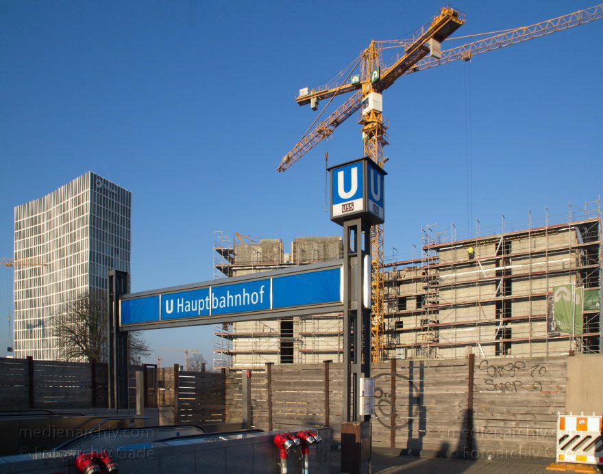 Berlin. Moabit. Heidestraße. Total Hochhaus
25. 2. 2014. Berlin. Mitte. Moabit. Baustelle Eurocity an der Heidestraße. Total Hochhaus. U-Bahnhof Hauptbahnhof
Schlüsselwörter: Baustelle;Berlin;Eurocity;Germany;Heidestraße;Mitte;Moabit;Total Hochhaus;2014;U-Bahnhof