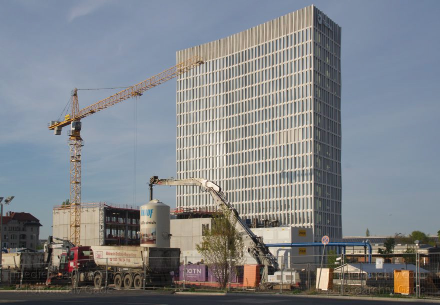 Berlin. Moabit. Heidestraße. Total Hochhaus
17. 4. 2014. Berlin. Mitte. Moabit. Baustelle Eurocity an der Heidestraße. Total Hochhaus
Schlüsselwörter: Baustelle;Berlin;Eurocity;Heidestraße;Hochhaus;Mitte;Moabit;2014;Total