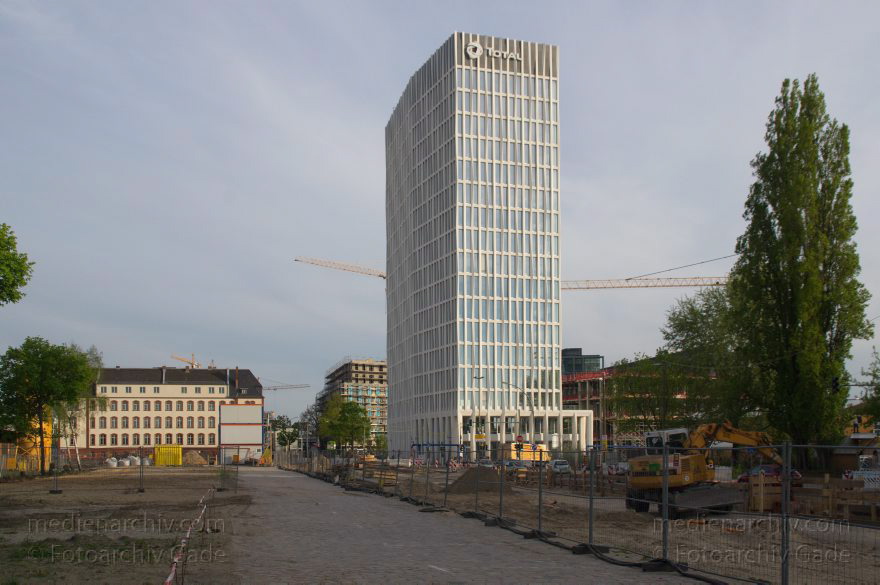 Berlin. Moabit. Heidestraße. Total Hochhaus
17. 4. 2014. Berlin. Mitte. Moabit. Baustelle Eurocity an der Heidestraße. Total Hochhaus
Schlüsselwörter: Baustelle;Berlin;Eurocity;Heidestraße;Hochhaus;Mitte;Moabit;Sozialgericht;2014;Total