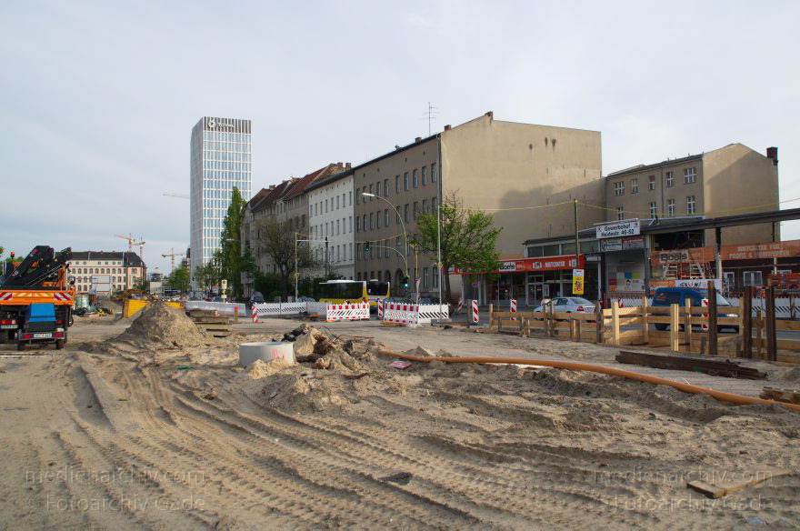 Berlin. Moabit. Heidestraße
17. 4. 2014. Berlin. Mitte. Moabit. Baustelle Eurocity an der Heidestraße
Schlüsselwörter: Baustelle;Berlin;Eurocity;Heidestraße;Hochhaus;Mitte;Moabit;2014;Total