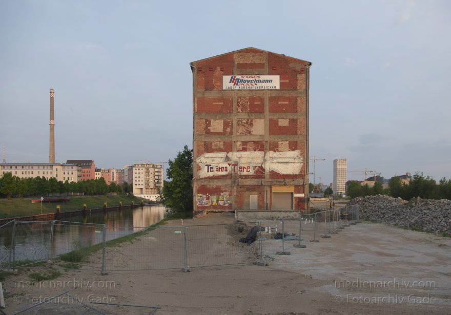 Berlin. Mitte. Moabit. Heidestraße
9. 5. 2015. Berlin. Mitte. Moabit. Baustelle Europacity an der Heidestraße
Schlüsselwörter: 2015;Baustelle;Berlin;Europacity;Heidestraße;Mitte;Moabit
