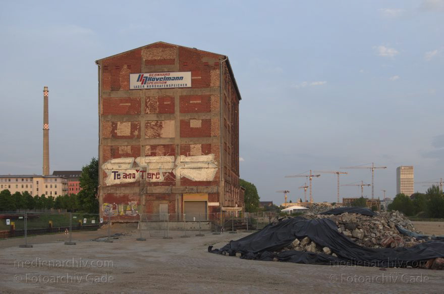 Berlin. Mitte. Moabit. Heidestraße
9. 5. 2015. Berlin. Mitte. Moabit. Baustelle Europacity an der Heidestraße
Schlüsselwörter: 2015;Baustelle;Berlin;Europacity;Heidestraße;Mitte;Moabit