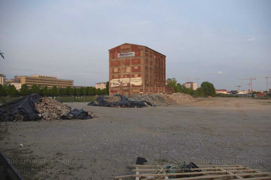 Berlin. Mitte. Moabit. Heidestraße
9. 5. 2015. Berlin. Mitte. Moabit. Baustelle Europacity an der Heidestraße
Schlüsselwörter: 2015;Baustelle;Berlin;Europacity;Heidestraße;Mitte;Moabit
