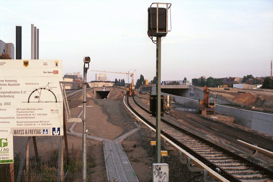 Berlin. S-Bahnhof Westhafen an der Putlitzbrücke.
Oktober 2001. Berlin. S-Bahnhof Westhafen an der Putlitzbrücke.
Schlüsselwörter: Bahnhof;Berlin;Deutschland;Germany;Moabit;S-Bahn;Tiergarten;2001;Westhafen