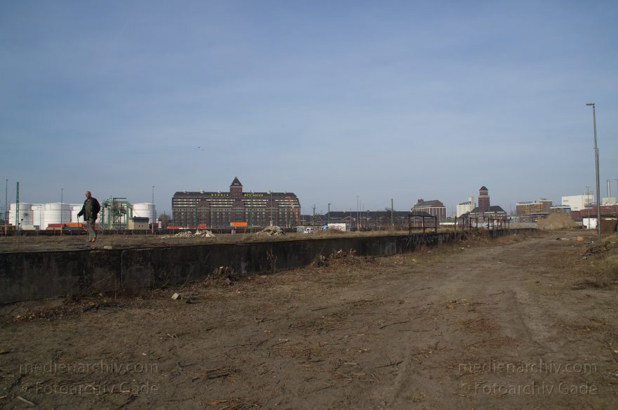 Berlin. Moabit
27. 3. 2012. Berlin. Mitte. Moabit. Ehemaliges Bahngelände entlang der Siemensstraße
Schlüsselwörter: Baustelle;Berlin;Deutschland;Germany;Moabit;Siemensstraße;2012;Tiergarten