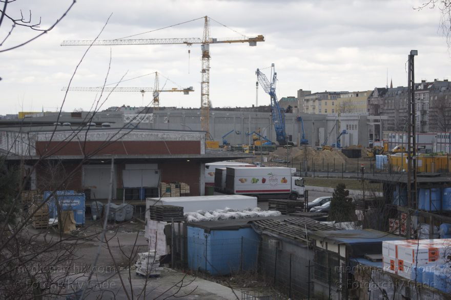 Berlin. Moabit. Beusselstraße
2015. Berlin. Mitte. Moabit. Bahngelände bei der Beusselstraße
Schlüsselwörter: 2015;Berlin;Beusselstraße;Kran;Mitte;Moabit