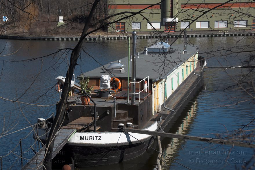Berlin. Moabit. Hausboothafen
19. 3. 2011. Berlin. Mitte. Moabit. Hausboothafen. Berlin-Spandauer Schifffahrtskanal. Hafenbecken des Westhafens
Schlüsselwörter: Berlin;Deutschland;Germany;Hafen;Hausboote;Mitte;Moabit;Panorama;2011;Tiergarten
