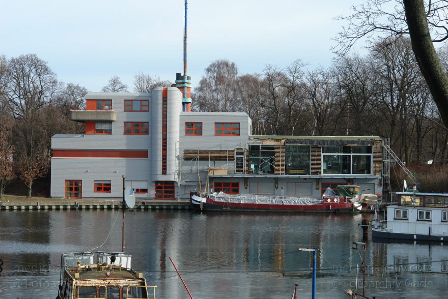 Berlin. Wasser- und Schifffahrtsamt im Hafenbecken des Westhafen
8. 2. 2014. Berlin. Wasser- und Schifffahrtsamt im Hafenbecken des Westhafen
Schlüsselwörter: Berlin;Wasser- und Schifffahrtsamt;Westhafen;2014;WSA