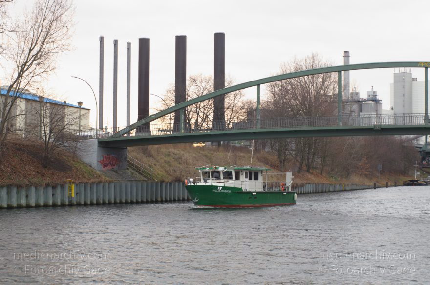 Berlin. Moabit
9. 12. 2011. Berlin. Mitte. Moabit. Kraftwerk Moabit. Berlin-Spandauer Schifffahrtskanal
Schlüsselwörter: Berlin;Boote;Deutschland;Germany;Kraftwerk Moabit;Moabit;Schiffe;Tiergarten;2011;Torfstraßensteg