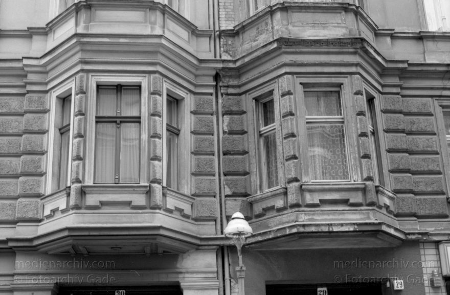 Berlin. Moabit. Perleberger Straße
März 1988. Berlin. Moabit. Perleberger Straße
Schlüsselwörter: Berlin;Deutschland;Germany;Hausfassade;Moabit;Ruine;1988;Tiergarten