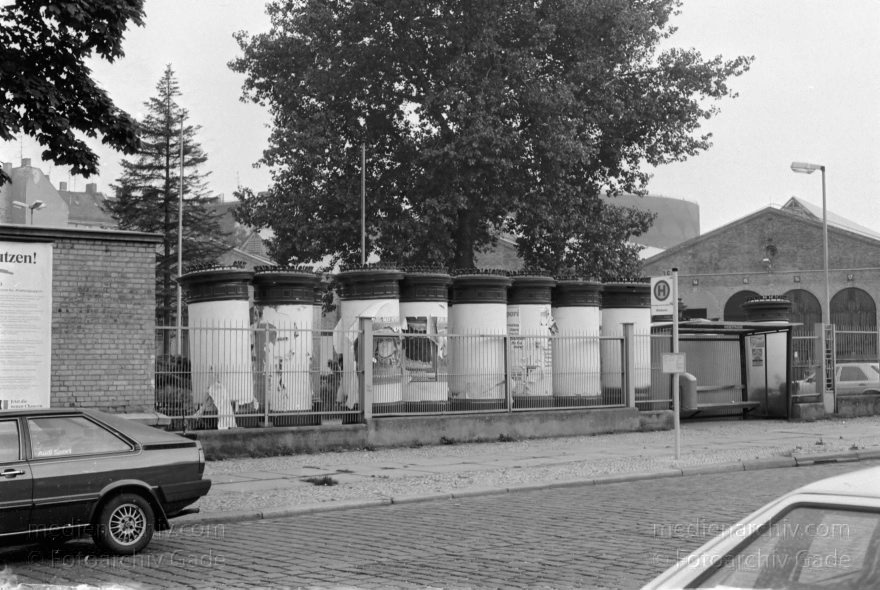 Berlin. Moabit
22. 7. 1989. Berlin. Moabit
Schlüsselwörter: Berlin;Deutschland;Germany;Litfaßsäulen;Moabit;1989;Tiergarten