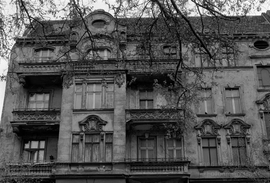 Berlin. Moabit
9. 5. 1992. Berlin. Moabit
Schlüsselwörter: Berlin;Deutschland;Germany;Moabit;1992;Tiergarten