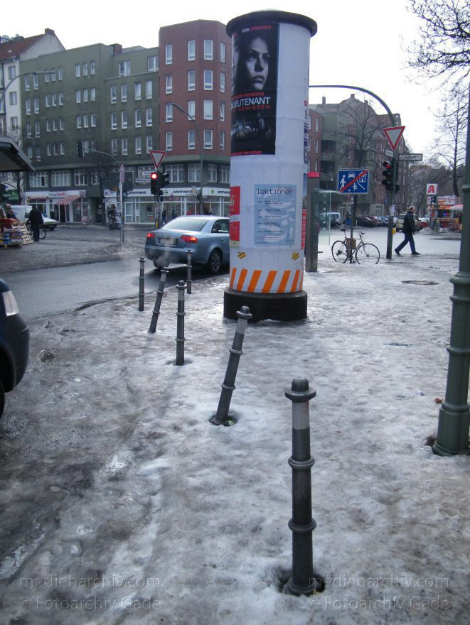 Berlin. Moabit. Winter. Schnee. Eis
19. 2. 2010. Berlin. Mitte. Moabit. Winter. Schnee. Eis
Schlüsselwörter: Berlin;Deutschland;Eis;Germany;Moabit;Oldenburger Straße;Schnee;Tiergarten;2010;Winter