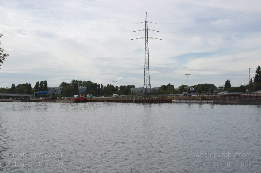 Berlin. Moabit. Westhafenkanal
25. 9. 2012. Berlin. Mitte. Moabit. Westhafenkanal
Schlüsselwörter: Berlin;Deutschland;Germany;Moabit;Tiergarten;2012;Westhafenkanal