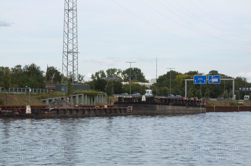 Berlin. Moabit. Westhafenkanal
25. 9. 2012. Berlin. Mitte. Moabit. Westhafenkanal
Schlüsselwörter: Berlin;Deutschland;Germany;Moabit;Tiergarten;2012;Westhafenkanal