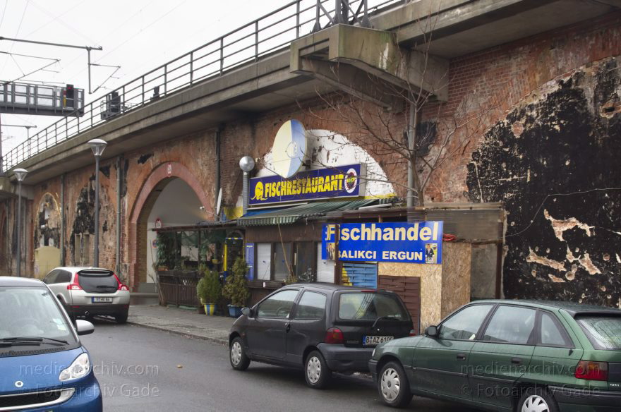 Berlin. Alice-Berend-Straße. Fischhandel. Fischrestaurant unter der S-Bahn
6. 1. 2013. Berlin. Mitte. Alice-Berend-Straße. Fischhandel. Fischrestaurant unter der S-Bahn
Schlüsselwörter: Alice-Berend-Straße;Berlin;Deutschland;Germany;Mitte;Moabit;2013;Tiergarten