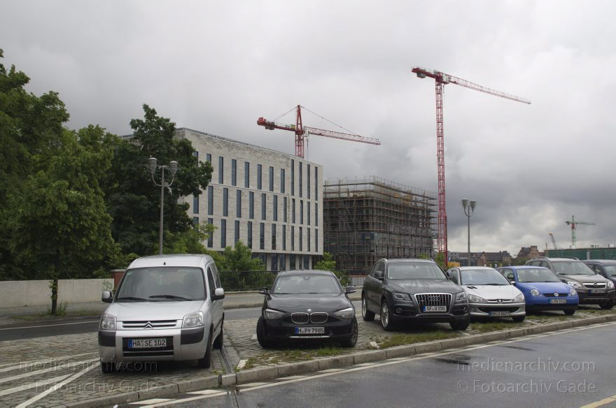 Berlin. Moabit. Baustelle Bundesministerium des Inneren. Moabiter Werder
26. 5. 2013. Berlin. Mitte. Moabit. Baustelle Bundesministerium des Inneren. Moabiter Werder
Schlüsselwörter: Baukran;Baustelle;Berlin;Germany;Innenministerium;Kran;Mitte;Moabit;MoabitWerder;2013;Tiergarten