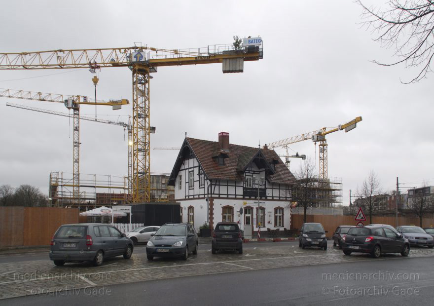 Berlin. Moabit. Baustelle Bundesministerium des Inneren. Restaurant Paris Moskau
6. 1. 2013. Berlin. Mitte. Moabit. Baustelle Bundesministerium des Inneren. Restaurant Paris Moskau
Schlüsselwörter: Berlin;Bundesministerium des Inneren;Deutschland;Germany;Mitte;Moabit;Paris Moskau;Restaurant;2013;Tiergarten