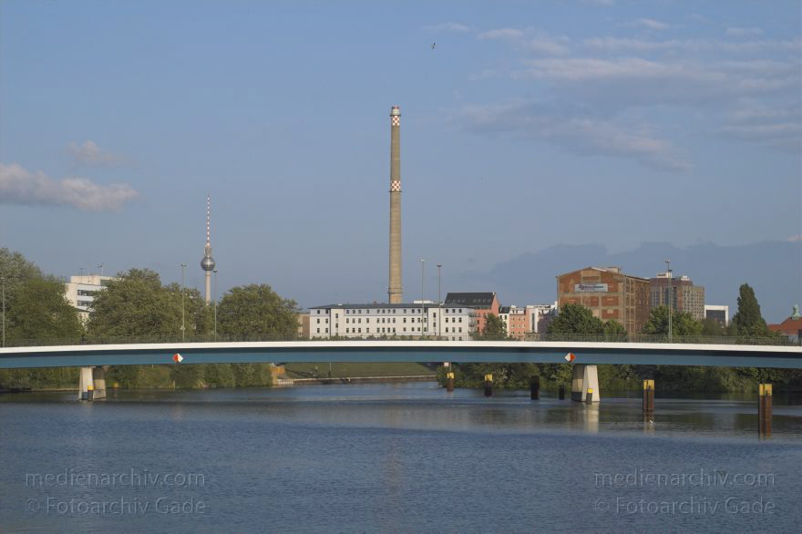 Berlin. Moabit. Nordhafen
15. 5. 2005. Berlin. Mitte. Moabit. Nordhafen
Schlüsselwörter: Berlin;Deutschland;Germany;Moabit;Nordhafen;2005;Tiergarten