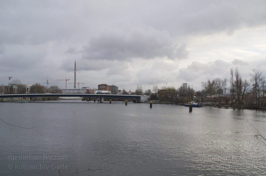 Berlin. Moabit. Nordhafen
11. 1. 2013. Berlin. Mitte. Moabit. Nordhafen
Schlüsselwörter: Berlin;Germany;Mitte;Moabit;Nordhafen;2013;Tiergarten