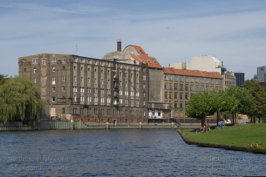 Berlin. Moabit. Spree
25. 9. 2012. Berlin. Mitte. Moabit. Fluss Spree
Schlüsselwörter: Berlin;Deutschland;Fluss;Germany;Moabit;river;Spree;Spreebogen;2012;Tiergarten