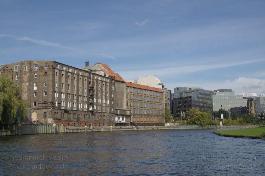 Berlin. Moabit. Spree
25. 9. 2012. Berlin. Mitte. Moabit. Fluss Spree
Schlüsselwörter: Berlin;Deutschland;Fluss;Germany;Moabit;river;Spree;Spreebogen;2012;Tiergarten