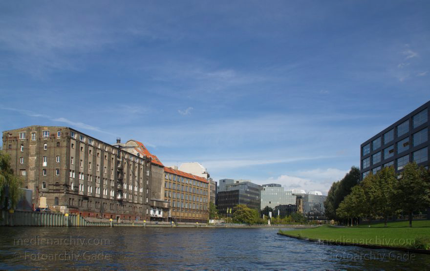 Berlin. Moabit. Spree
25. 9. 2012. Berlin. Mitte. Moabit. Fluss Spree
Schlüsselwörter: Berlin;Deutschland;Fluss;Germany;Moabit;river;Spree;Spreebogen;2012;Tiergarten