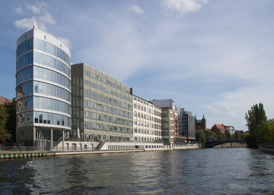 Berlin. Moabit. Spree
25. 9. 2012. Berlin. Mitte. Moabit. Fluss Spree
Schlüsselwörter: Berlin;Deutschland;Fluss;Germany;Moabit;river;Spree;Spreebogen;2012;Tiergarten