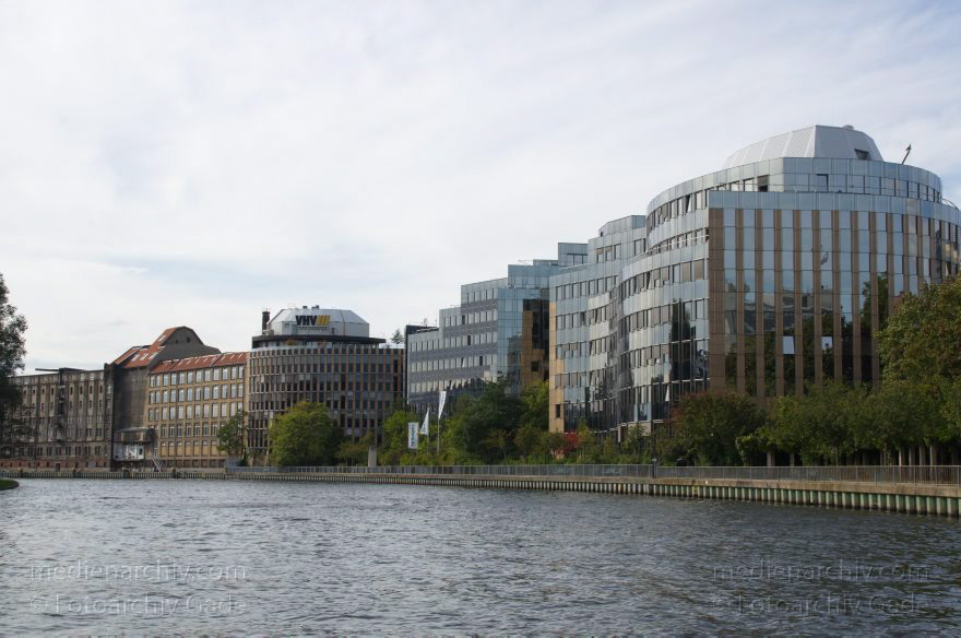 Berlin. Moabit. Spree
25. 9. 2012. Berlin. Mitte. Moabit. Fluss Spree
Schlüsselwörter: Berlin;Deutschland;Fluss;Germany;Moabit;river;Spree;2012;Tiergarten