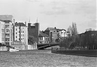 Dateiname=Berlin-Mitte-Moabit-Spree-19920419-42.jpg
Dateigröße=230KB
Abmessungen: 880x614
hinzugefügt am: 04. Januar 2016 Berlin-Mitte-Moabit-Spree-19920419-42.jpg